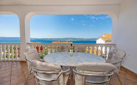 Apartments Lacic 2